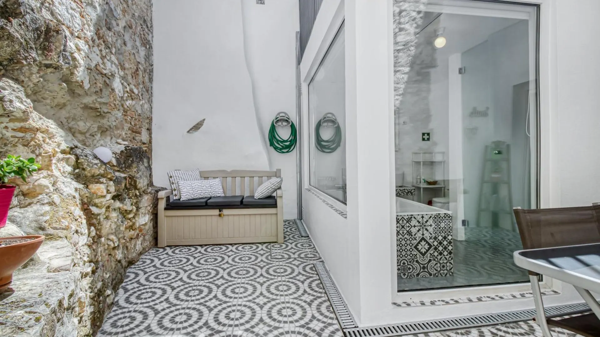 Apartment Apartamento Com Patio Em Frente Praia Paco de Arcos